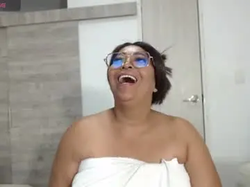 Ambarsofhia  live sex cam