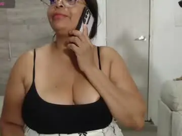 Ambarsofhia  live sex cam