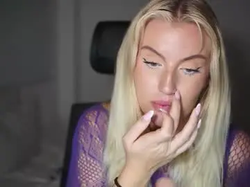 Elsathora  live sex cam