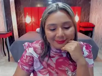 Latinaholequeen  live sex cam