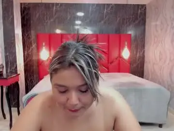 Latinaholequeen  live sex cam