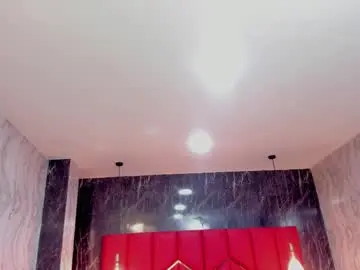 Latinaholequeen  live sex cam