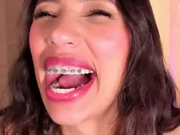 Miss_veronica2  live sex cam