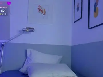 Naturalmommyy  live sex cam