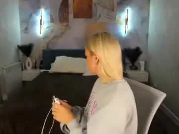 Silen_tori  live sex cam