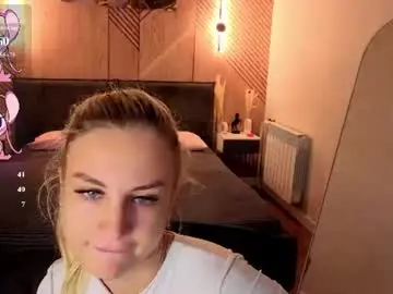 Silen_tori  live sex cam