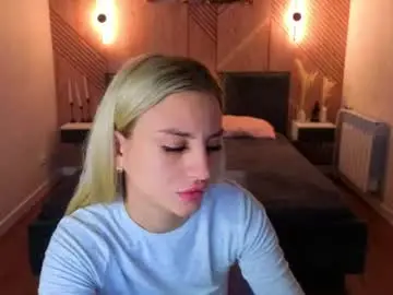 Silen_tori  live sex cam