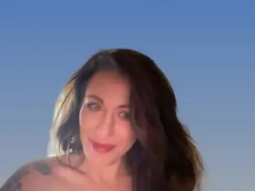 Attentionseeking17  live sex cam