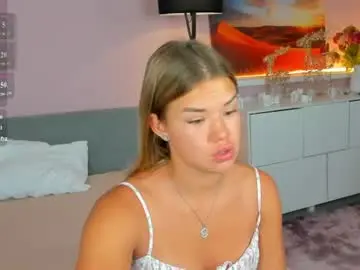 Cherry_lexi  live sex cam