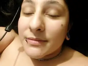 Loolaunshaved  live sex cam