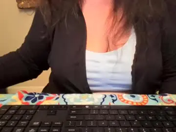 Lulu_shenanigans  live sex cam