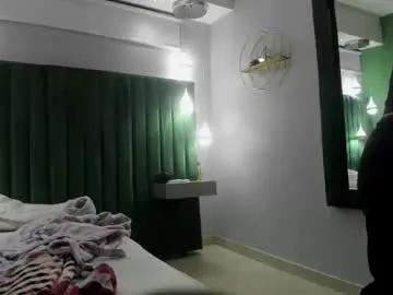 Nai_blue  live sex cam