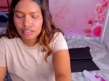 Thais_waldrof  live sex cam