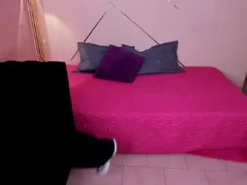 Valerie_gloss  live sex cam