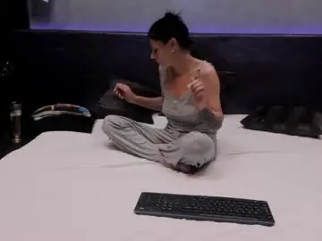 Bella_dreamss  live sex cam