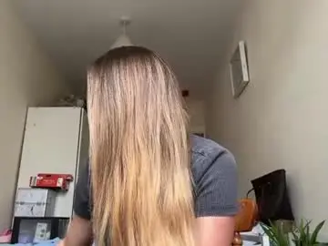 Cleoracarmody  live sex cam