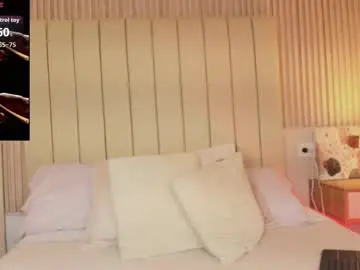 Cristal_amour  live sex cam