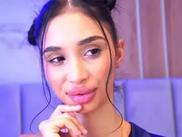 Lunablis  live sex cam