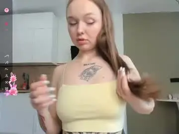 Mauimary  live sex cam