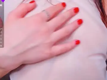 Synne_glows  live sex cam