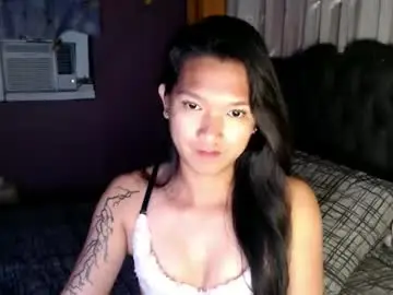 Urasian_newra  live sex cam