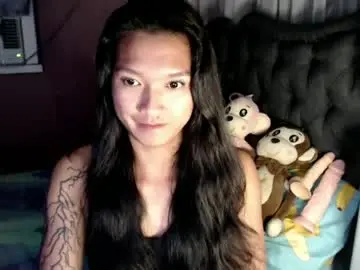 Urasian_newra  live sex cam
