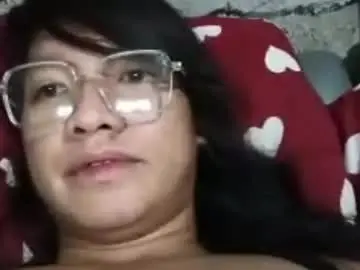Urasian_newra  live sex cam
