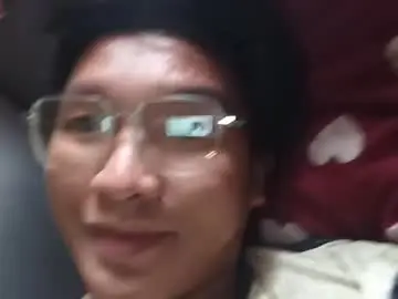 Urasian_newra  live sex cam