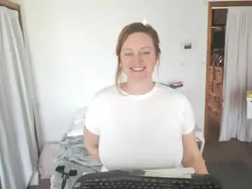 Adorable22  live sex cam