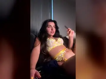 Carly_xx  live sex cam