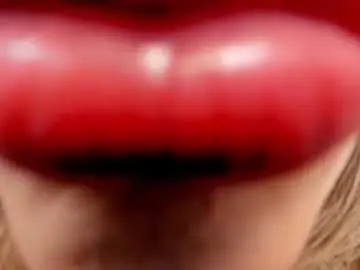 Emilywhinfre  live sex cam