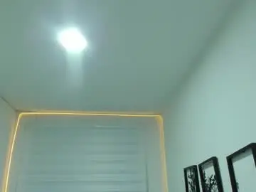 Naomy777_  live sex cam