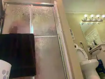 Barefootslutt  live sex cam