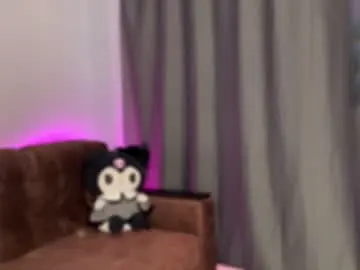 Hellopussylover1  live sex cam