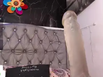 Lila_gummy_  live sex cam