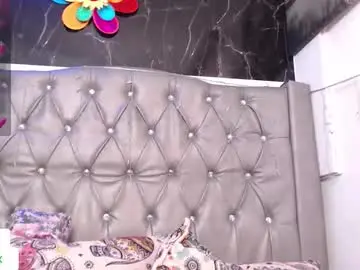 Lila_gummy_  live sex cam