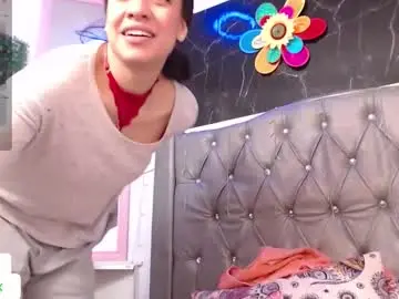 Lila_gummy_  live sex cam