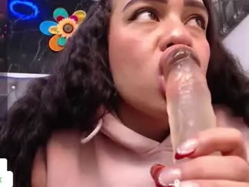 Lila_gummy_  live sex cam