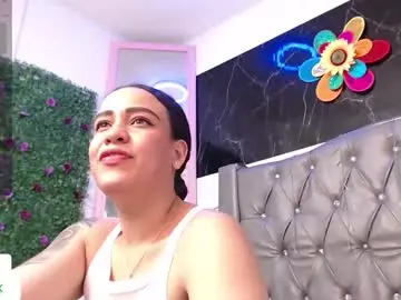 Lila_gummy_  live sex cam