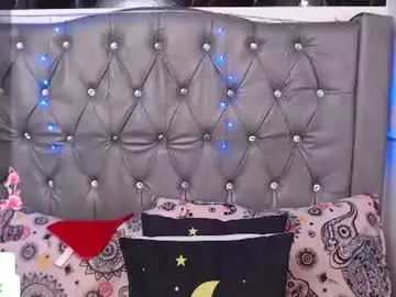 Lila_gummy_  live sex cam