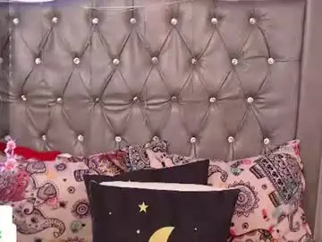 Lila_gummy_  live sex cam