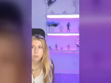 Saramuger  live sex cam