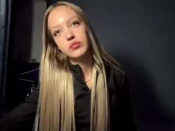 Evelinegallucci  live sex cam