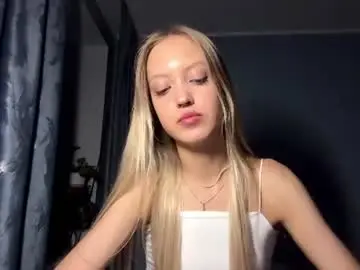 Evelinegallucci  live sex cam