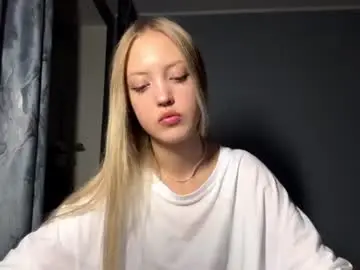 Evelinegallucci  live sex cam