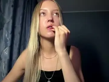 Evelinegallucci  live sex cam