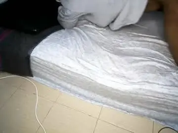 Freakyblackslut69  live sex cam