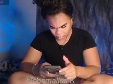 Khloesmalls  live sex cam