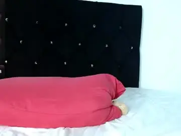 Nixylux32  live sex cam