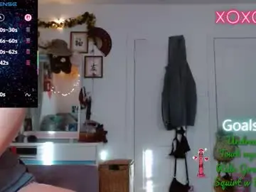 Publicuniversalfwb  live sex cam